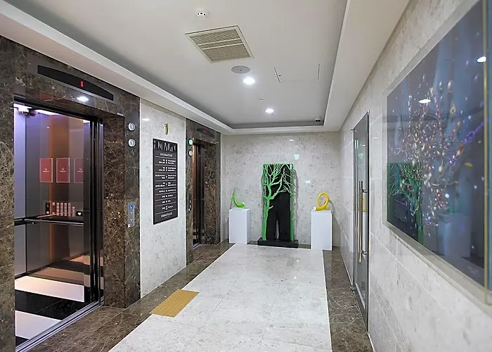 Urban Place Gangnam Hotel 3*
